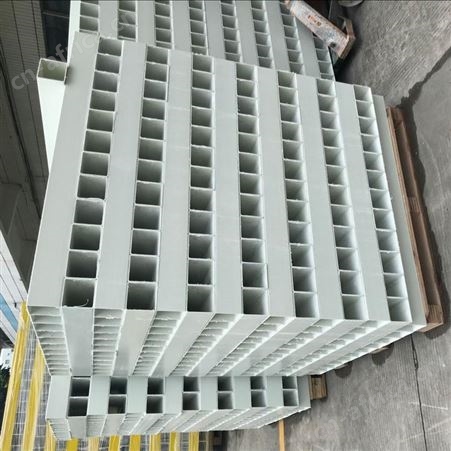 100*100*3mm 玻璃纤维/玻璃钢方管