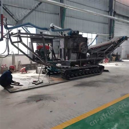 建筑垃圾砖瓦预制板破碎机 履带鹅卵石制砂车 行走破碎一体机
