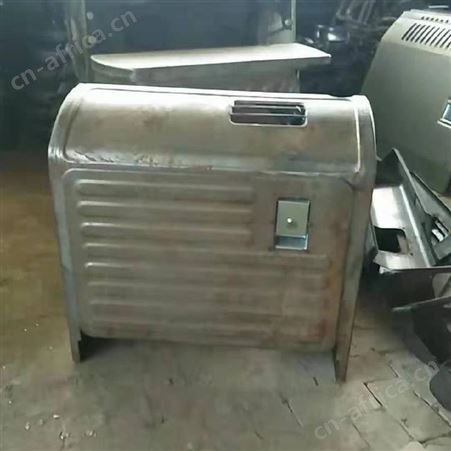 三一215-8工具箱生产厂家三一挖掘机边门生产厂家