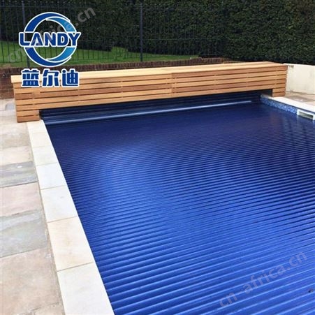 游泳池上电动盖罩 广州厂家蓝尔迪 泳池保温盖系统 防尘能站人 开关方便 可遥控操作