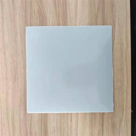 恒瑞通防渗膜厂家定制 人工湖防渗土工膜价格 大型人工湖防渗土工膜