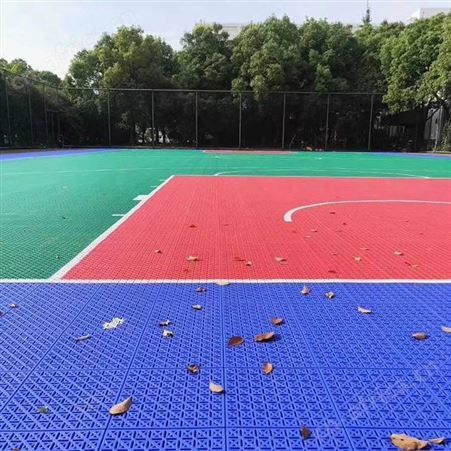 贵阳篮球场悬浮地板室外场地拼装运动地板幼儿园悬浮拼接地垫