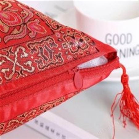 红素中国红锦缎抱枕 办公靠垫家居沙发靠枕 抱枕 可定制logo 300件起订 不单独零售