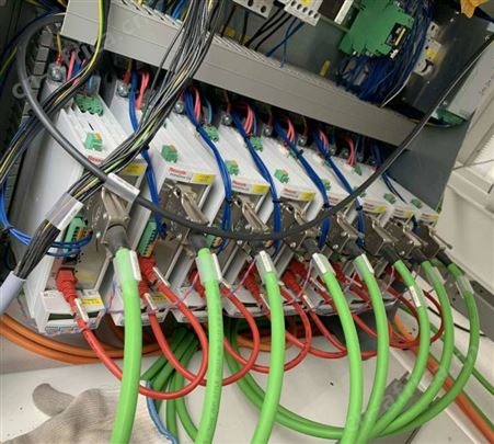 江苏南京回收机器人，回收二手工业机器人，回收ABB示教器