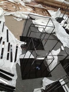来CAD图定制玫瑰金/香槟金不锈钢展示架 红酒展示柜厂家