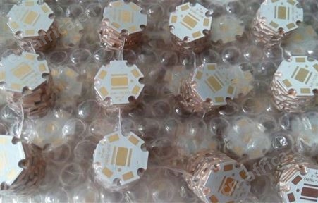 新xhp70和mkr灯珠通用热电分离铜基板，全紫铜焊盘镀金，国际技术