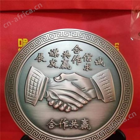 铝艺雕刻镂空屏风 昭通定制铝艺雕刻装饰摆件