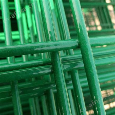 高速公路护栏网 绿色铁护栏网 路边隔离防护栏 源头直供 戈慕莱
