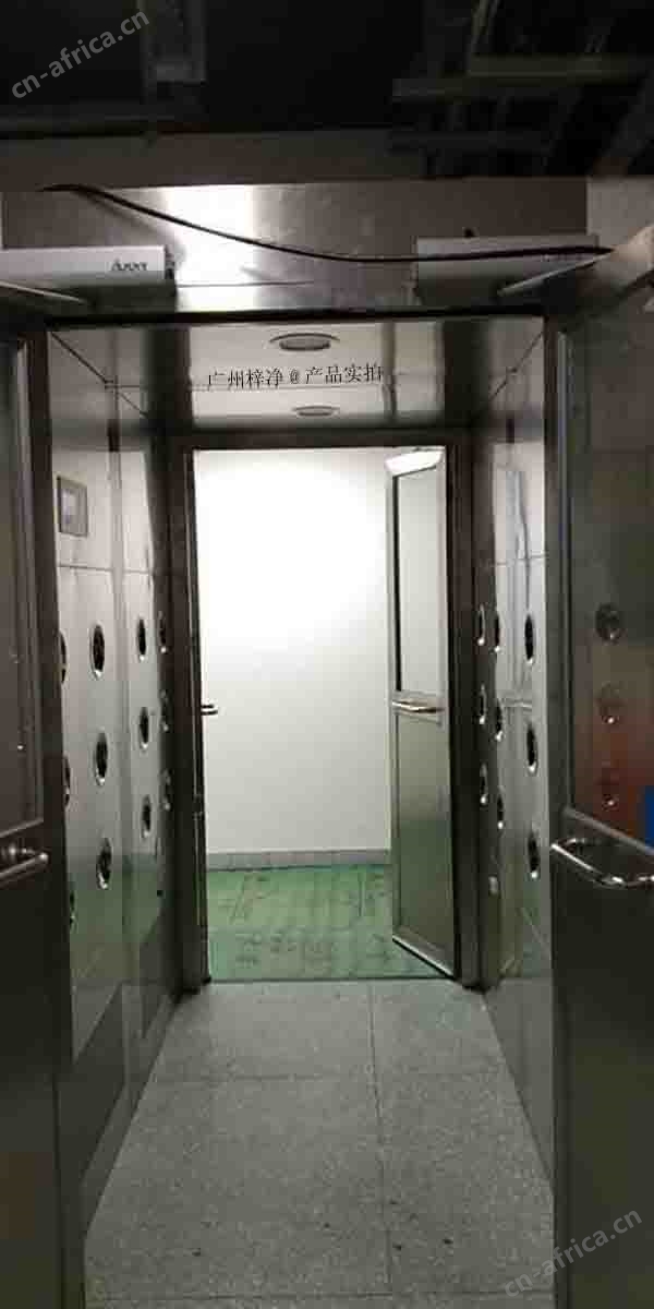 全自动风淋室设计有两过滤器