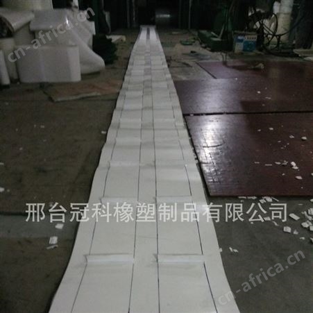 输送带裙边输送带表面可加导向条挡板环形带