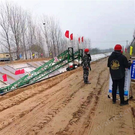 大型沟渠护坡摊铺机 河堤渠道摊铺机 液压自走衬砌机