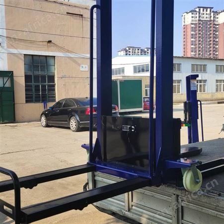 威凯500KG随车叉车 便携式电动随车叉车 遥控电动随车升降叉车
