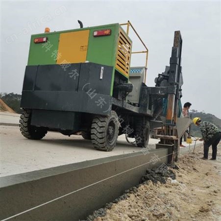 30kw路沿石滑模机 生产定制中型边坡滑模机报价 大型隔离带滑模机施工