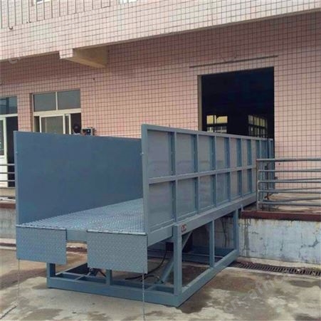 移动式液压登车桥 装卸快捷 专业养殖设备定制厂家生产 售后无忧