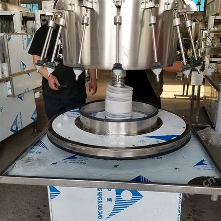 半自动液体灌装机 10升尿素液半自动灌装机 欢迎咨询